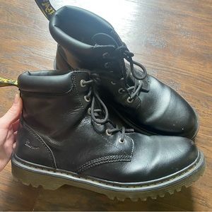 Dr. martens cartor black leather men’s combat boots
Size men’s 13
